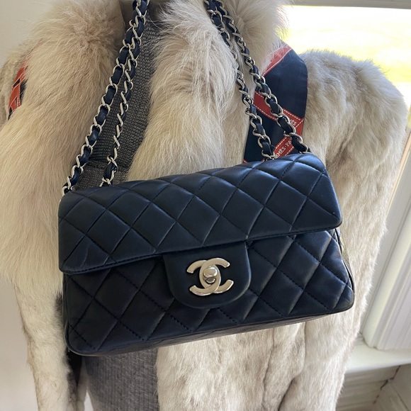 Chanel flap bag, very hard to find size! - Picture 17 of 17